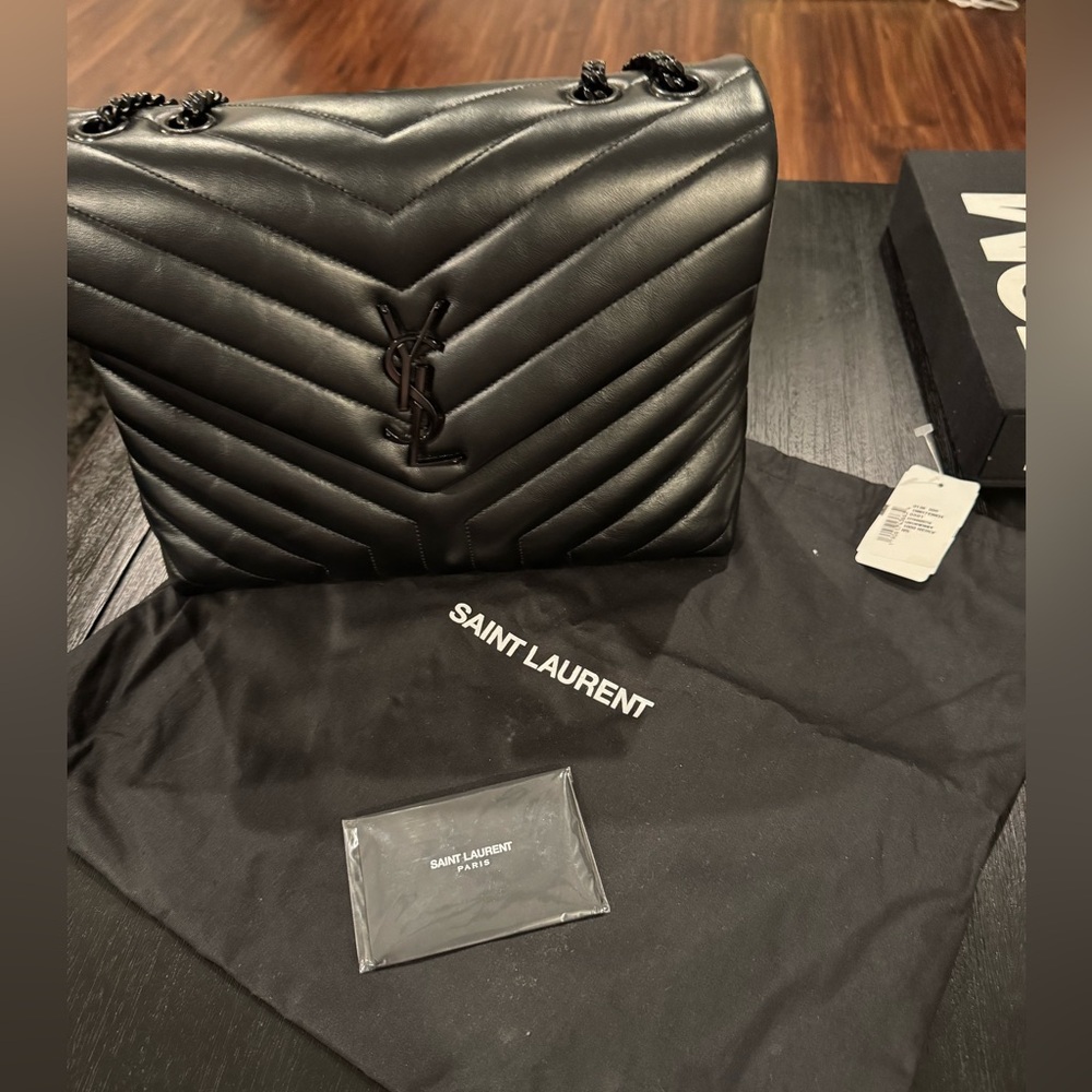 Loulou Medium YSL Shoulder Bag in Quilted Leather ( Black)